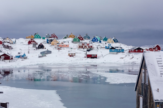 Greenland has an arctic climate