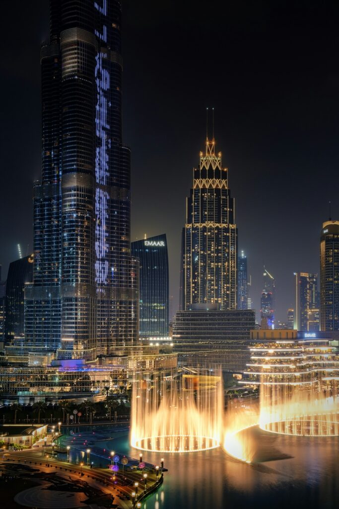 The world's largest fountain is located in Palm Jumeirah, Dubai